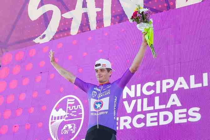 Martín Vidaurre experimenta en la ruta con éxito: ganó la Vuelta del Porvenir en Argentina