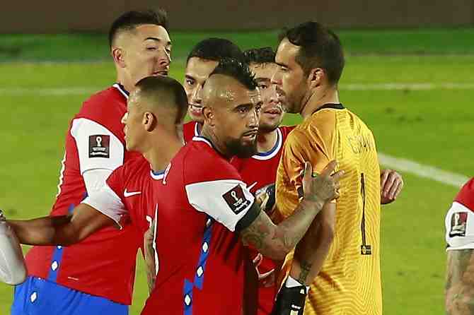 Exseleccionados se cuadran con Bravo: “Está en la última etapa de su carrera, es válido que no venga”