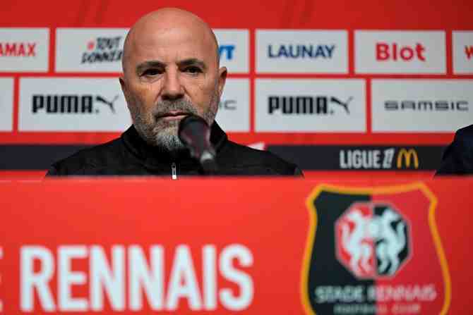 El volcánico Sampaoli vuelve a escena en Francia: debutó en Rennes con una derrota