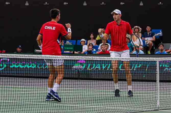 Bélgica prepara canchas duras para la Copa Davis ante Chile