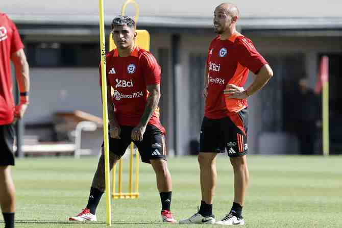 La Roja adulta busca nuevas y viejas alternativas para marzo