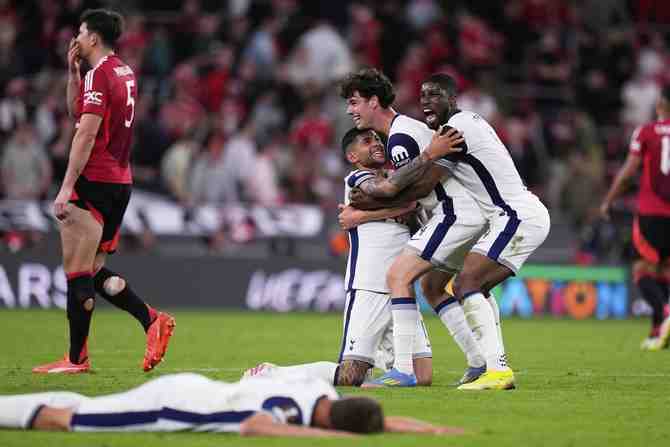 El Tottenham se corona tras 17 años y hace más miserable la temporada del United