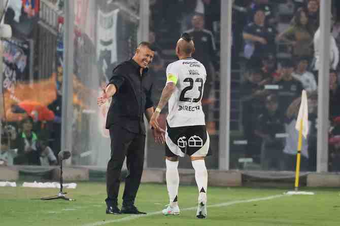 El difícil panorama económico de Colo Colo que frena la salida de Jorge Almirón