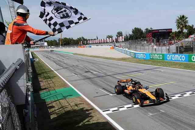 F-1: Oscar Piastri se escapa en Barcelona mientras Max Verstappen pierde la cabeza