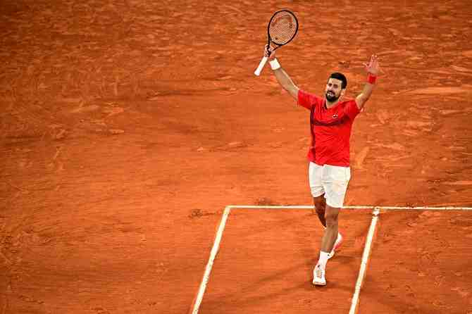 Djokovic rejuvenece en París y enfrentará a Sinner en semifinales