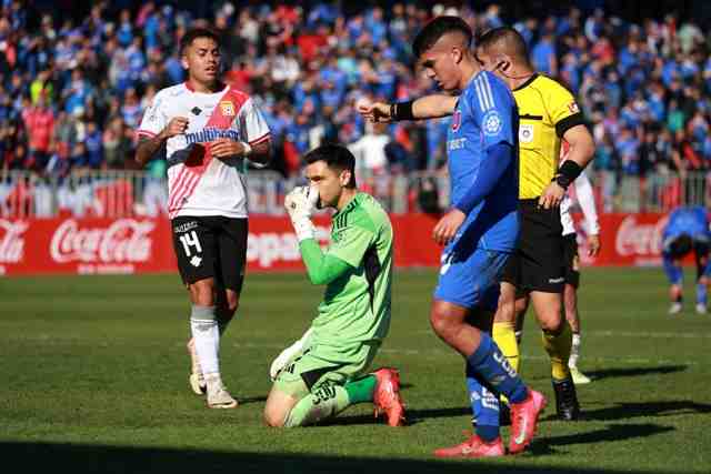 Copa Chile: Curicó sorprende a la U y la obliga a jugar otra final