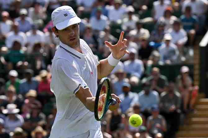 Nicolás Jarry va por todos los premios ante Fonseca en Wimbledon