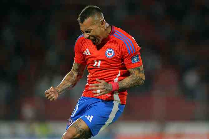 No volver a los clubes grandes: Vargas emula una ruta que lidera Elías Figueroa