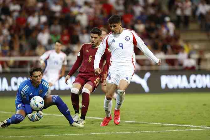 Udinese sin chilenos: Pizarro parte a Francia y Alexis busca club con urgencia