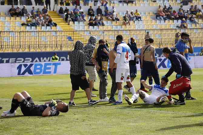 Los líos de escritorio que tensionan la recta final en los torneos de Primera y Primera B