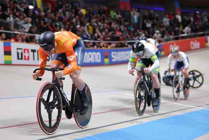 Mundial de Ciclismo en Pista: Harrie Lavreysen domina el keirin y baja otro oro
