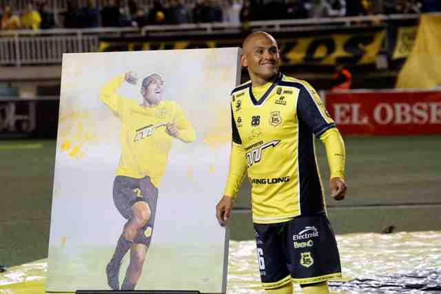 La humildad de Suazo en su adiós: “Creo que tuve una carrera aceptable”