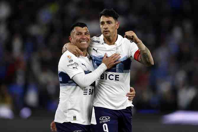 La duración de los nuevos contratos dilata las renovaciones de Medel y Zampedri con Universidad Católica