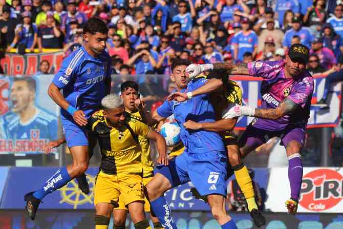 El 4-3-3, la hegemonía del sistema que abunda en el fútbol chileno y mundial