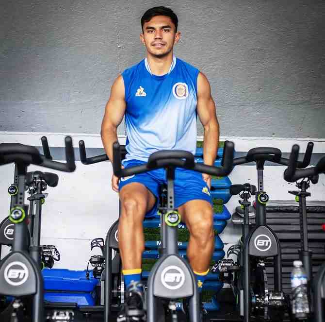 El mercado de los grandes: Mientras Colo Colo pierde a Pizarro y Saldivia, y la U sufre por Fernández, la UC luce a Palavecino