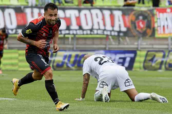 Colo Colo tiene un debut de espanto y el técnico Ortiz agota la paciencia de los hinchas