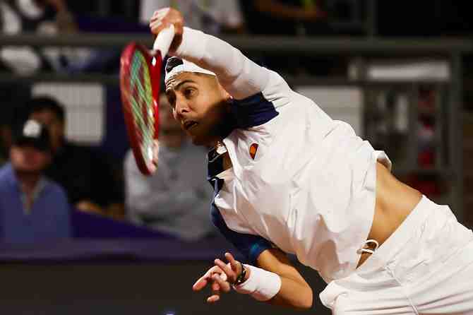 Báez se titula de “matachilenos” y frena el ímpetu de Tabilo en Santiago