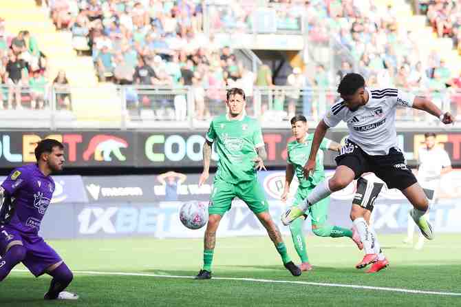 Colo Colo gana, lava las heridas del clásico y se consolida en la cima de la tabla