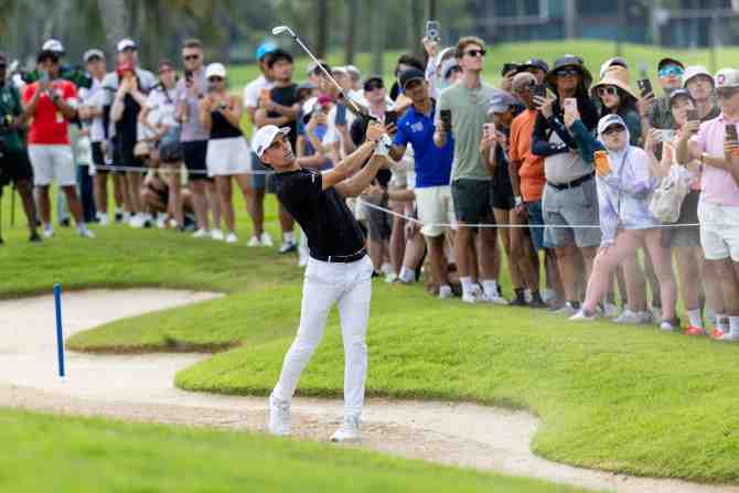 Golf: A Joaquín Niemann se le escapa la victoria en la lluviosa Singapur