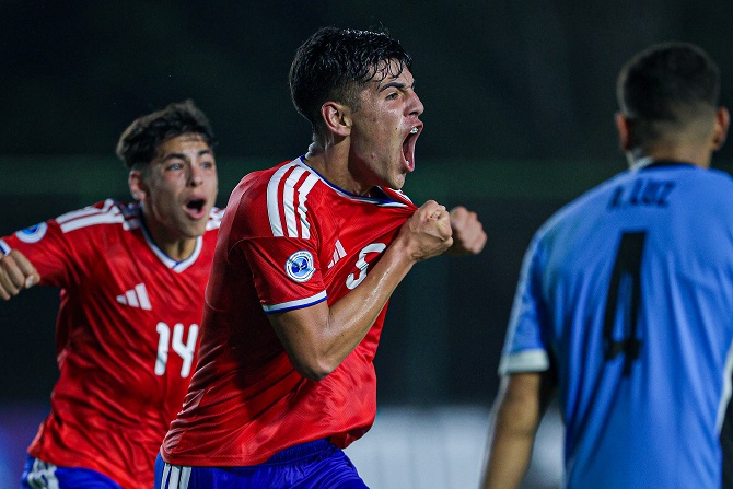 Sudamericano Sub 17: Chile supera el agobio físico y sobre la hora rescata un punto ante Uruguay