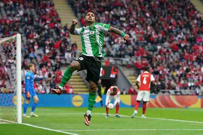 Un pálido Betis sale ileso de Portugal y definirá el paso a semis en Sevilla