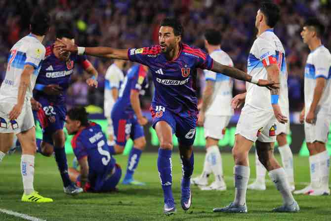 La U rejuvenece, fluye y nuevamente saca agallas para ganar un clásico