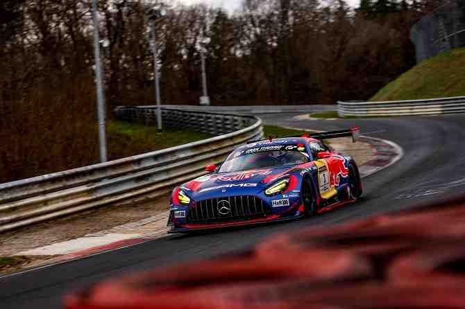 Comienza la aventura de Verstappen en las 24 Horas de Nürburgring