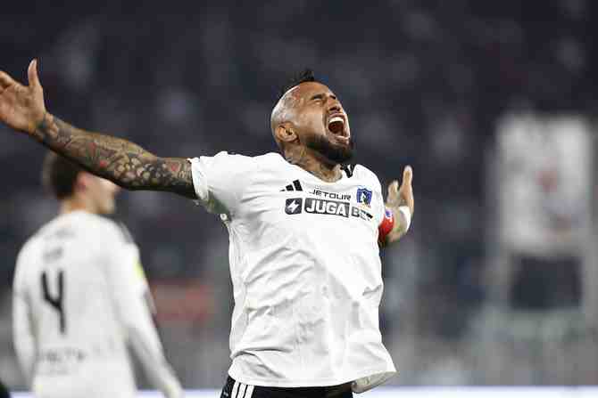 Colo Colo no suelta la presa, arrolla y mete miedo antes del clásico con la UC