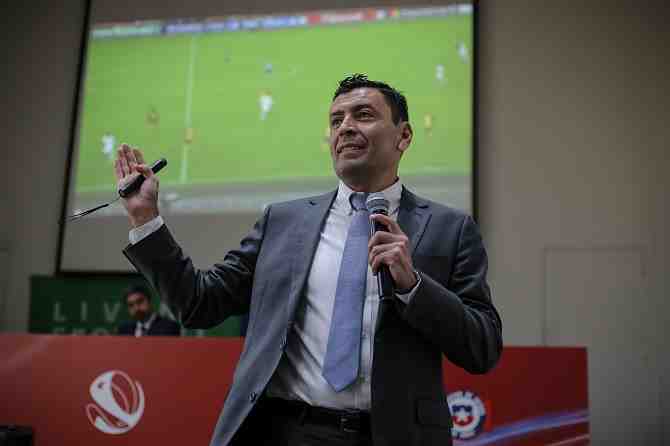 Entrevista con Roberto Tobar: "Tenemos los mejores árbitros VAR de Sudamérica y del mundo"
