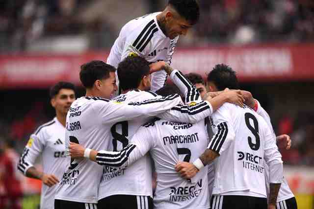 El imparable Colo Colo golea a La Serena y se dispara en la cima
