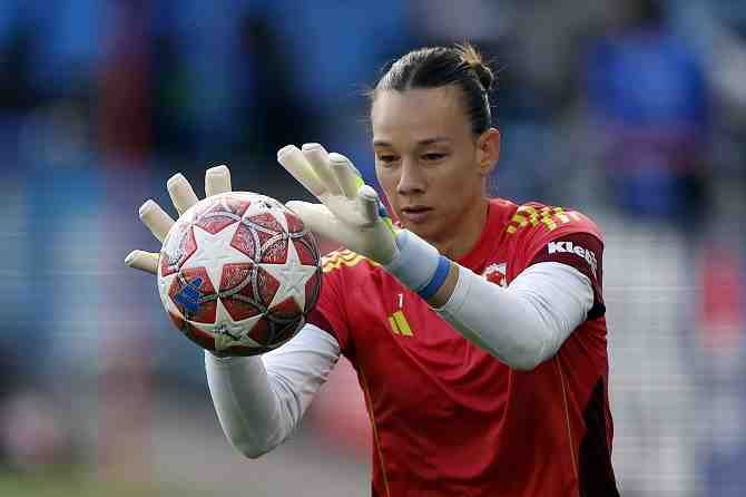 Christiane Endler espera terminar su temporada casi perfecta acercando a Chile al próximo Mundial