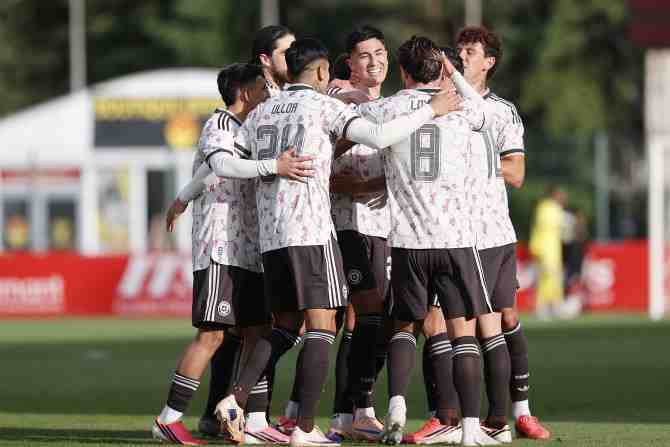 La Roja mejora su imagen, pero todavía no alcanza para despertar ilusiones