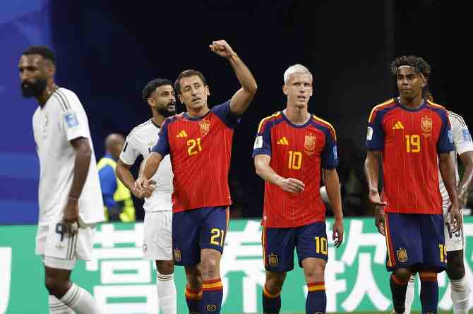 España despertó con furia: un tiempo le bastó para aniquilar a Arabia Saudita