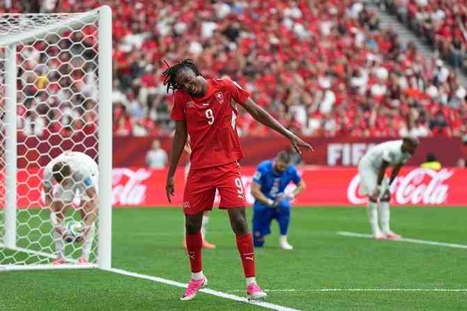 Manzambi lidera la esperanza suiza y desplaza a Canadá de su propia casa