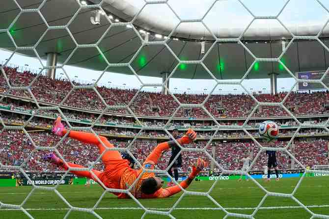 El adiós de Bielsa y Uruguay de la Copa del Mundo fue caótico y desolador