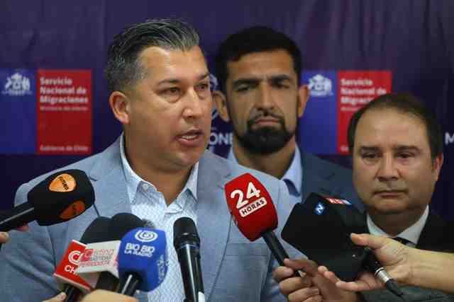 Crítica situación de futbolistas extranjeros en Chile: hay 114 jugadores en 36 equipos sin visa de trabajo