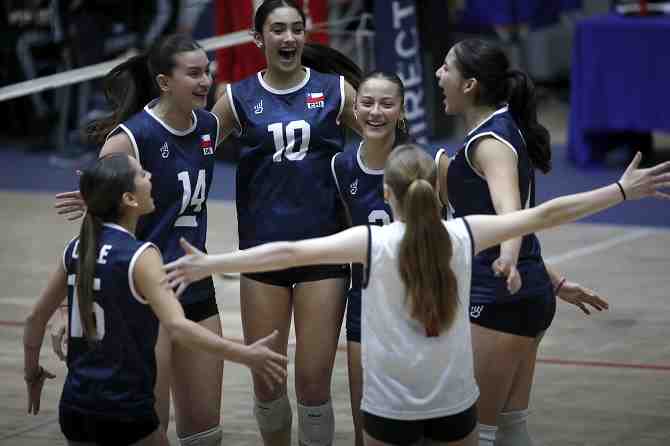 Las "Guerreras Rojas" se ilusionan en el Mundial de Vóleibol Sub 17