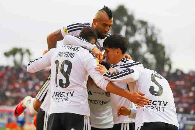 Un líder intratable: Colo Colo puede sufrir y tambalear, pero nunca se cae