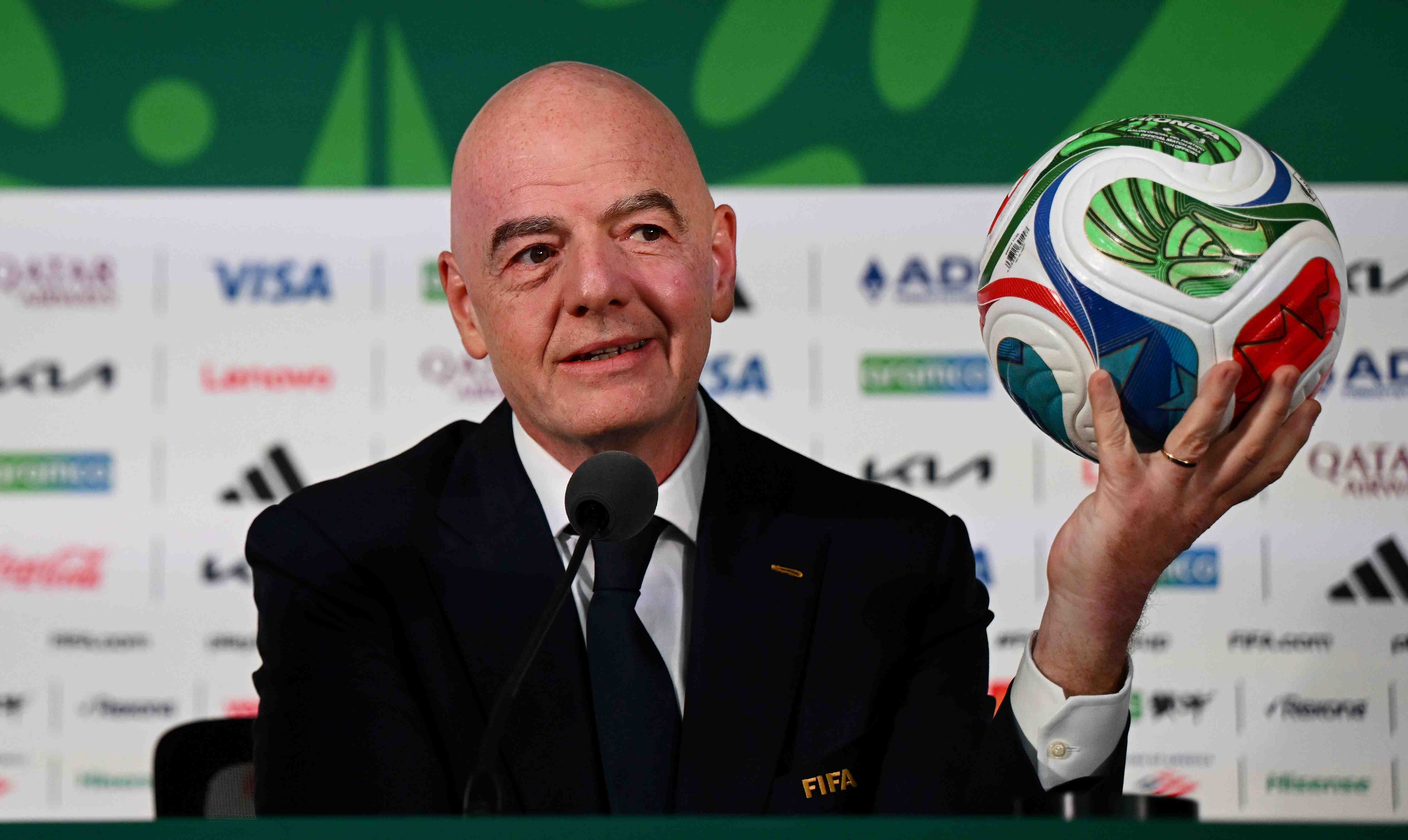 La UEFA pide la renuncia de Infantino por una total "pérdida de confianza"