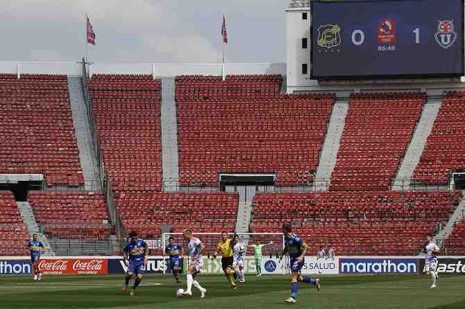 La U y Everton arriesgan importantes sanciones en la Copa Chile por las bengalas del Sausalito